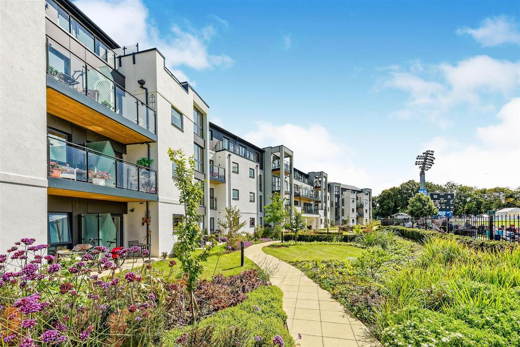 Freeman House, Keepers Close, Canterbury 1 bed apartment £300,000