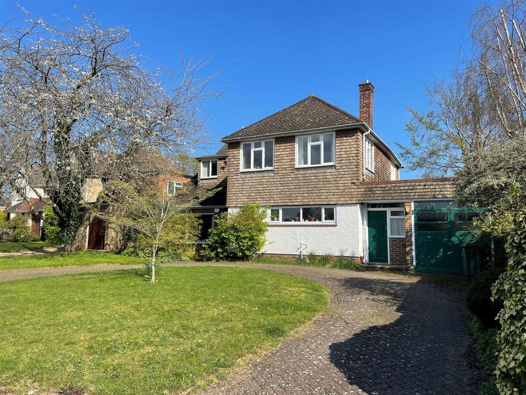 Summersbury Drive, Shalford, Guildford 4 bed detached house £1,050,000