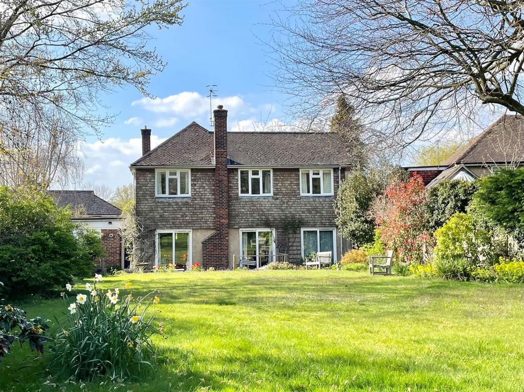 Summersbury Drive, Shalford, Guildford 4 bed detached house £1,050,000