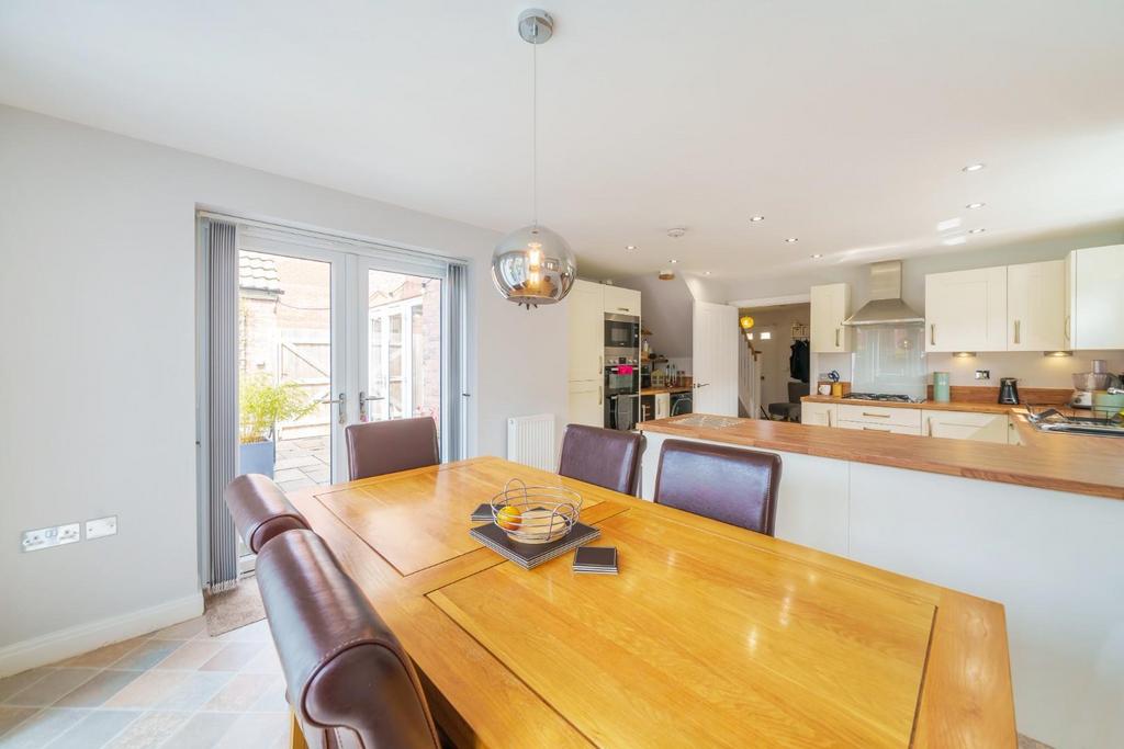 Dining area.jpg