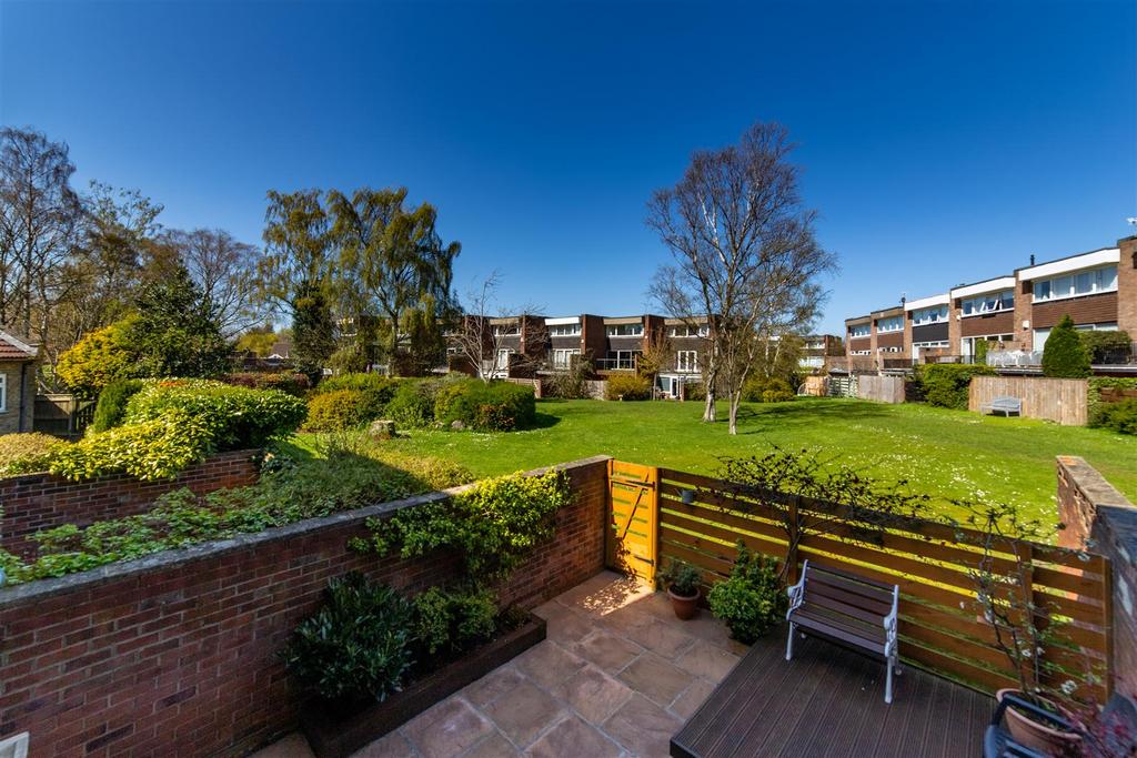 Fairway Close, Brunton Park, NE3 3 bed townhouse for sale £295,000