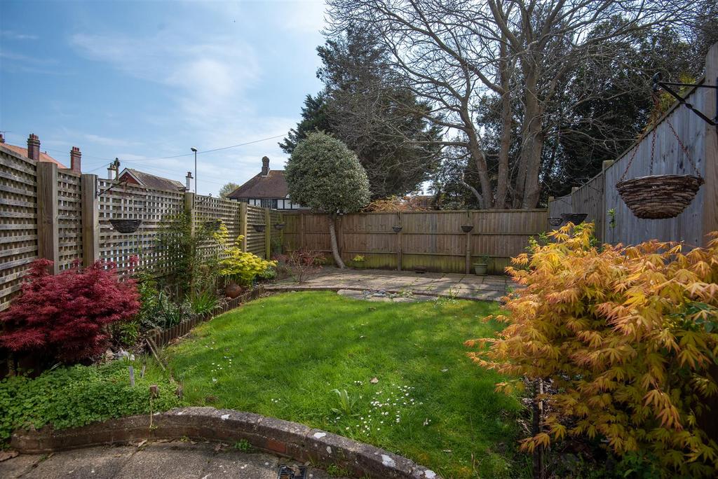 Grand Avenue, Worthing 2 bed semidetached house for sale £500,000