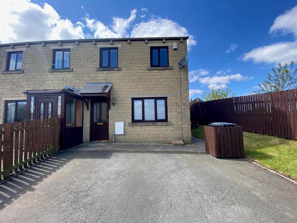 Bradley View, Holywell Green, Halifax 3 bed house £825 pcm (£190 pw)