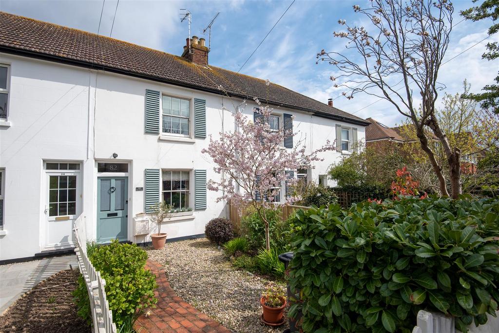 Wallace Avenue, Worthing 2 bed cottage for sale £450,000