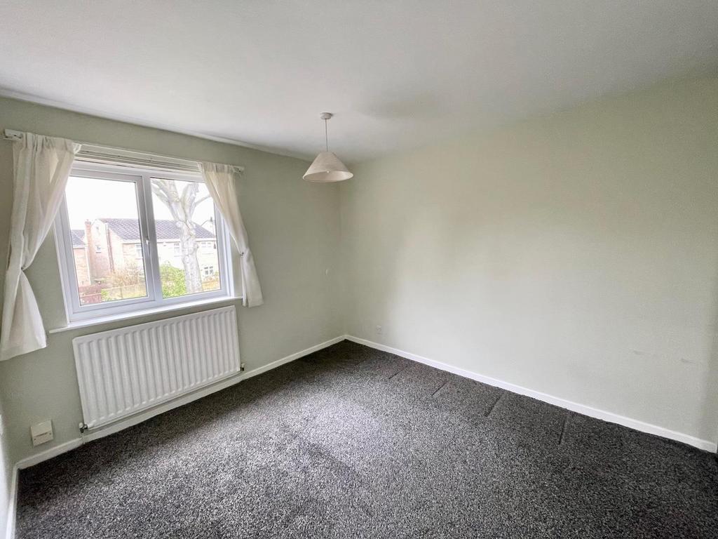 Bedroom 2 (rear)