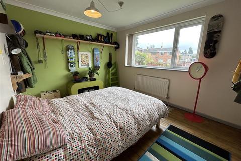 166 Chichester Drive, Quinton, Birmingham, B32 1BB