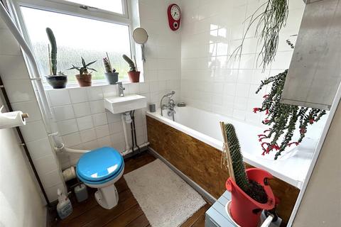 166 Chichester Drive, Quinton, Birmingham, B32 1BB