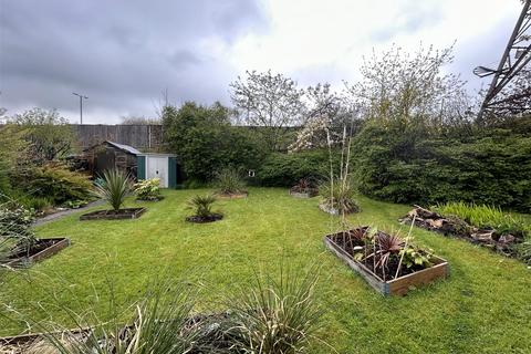 166 Chichester Drive, Quinton, Birmingham, B32 1BB
