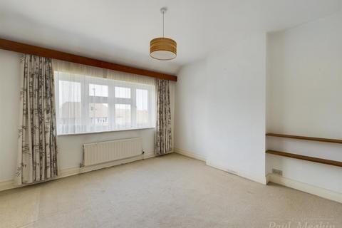 124 Littleheath Road, South Croydon, CR2 7SE