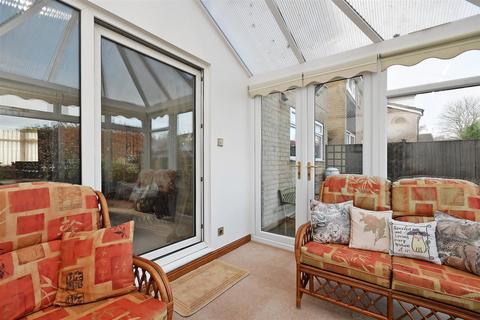 28 Chaddesden Close, Dronfield Woodhouse, Dronfield, S18 8QL