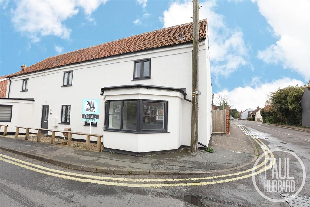 High Street, Kessingland, NR33 3 bed end of terrace house for sale £