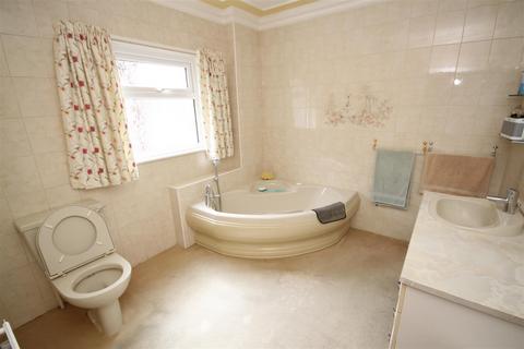 349 Southborough Lane, Bromley, BR2 8BG