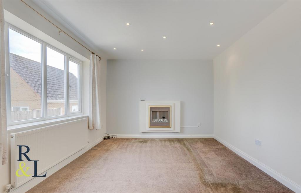 Orchard Close Burton Joyce Nottinghamshire 3 bed detached house to rent