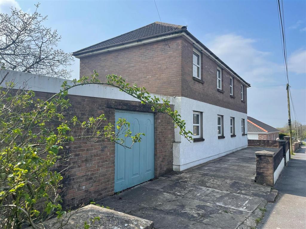 Four Roads, Kidwelly 3 bed detached house for sale £285,000