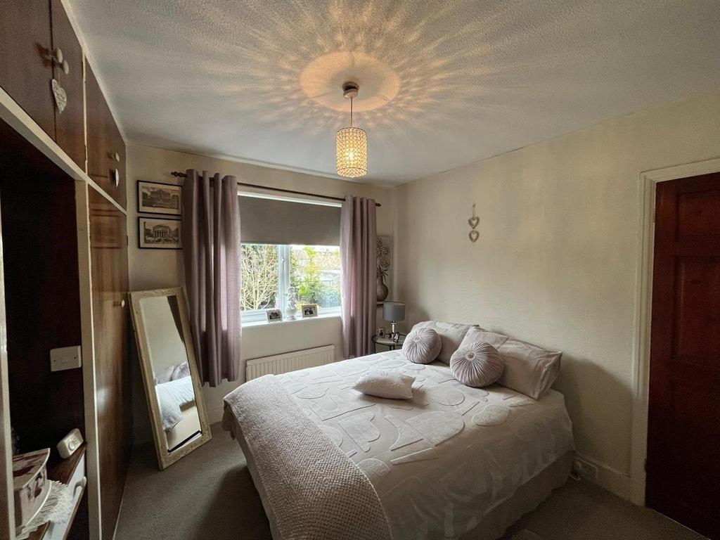 Bedroom2i.jpg