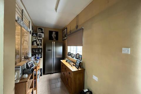 73 Burnham Road, London, E4 8PA