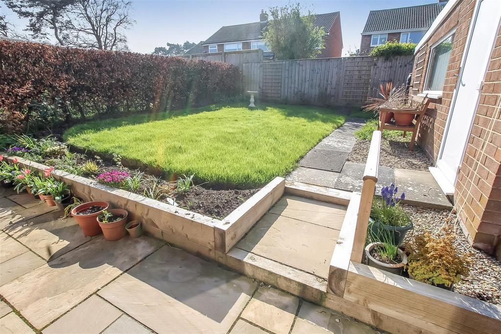 Lazenby Grove, Darlington 2 bed semidetached bungalow for sale £180,000