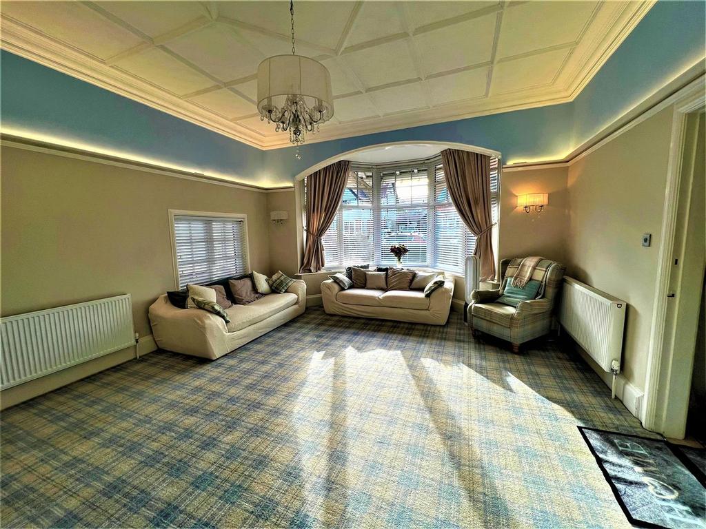 Holbeck Hill, Scarborough 2 bed flat for sale £200,000