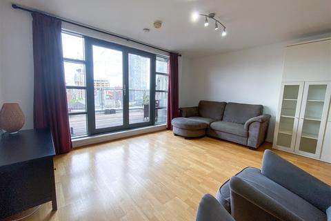 3 bedroom apartment to rent, City Gate 1, Blantyre Street, Castlefield
