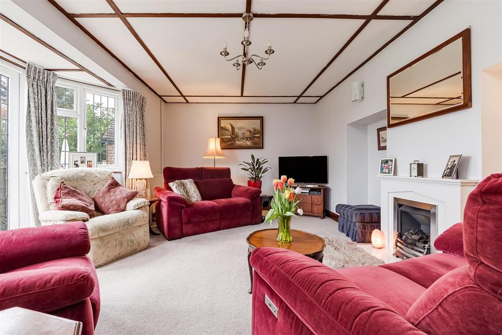 Tudor Close, Cheam, Sutton 3 bed detached house £800,000