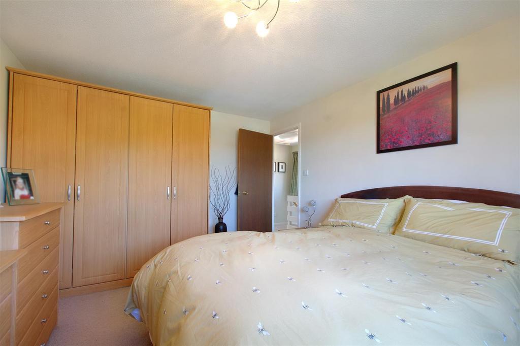 DSC 0822 BED 1.jpg
