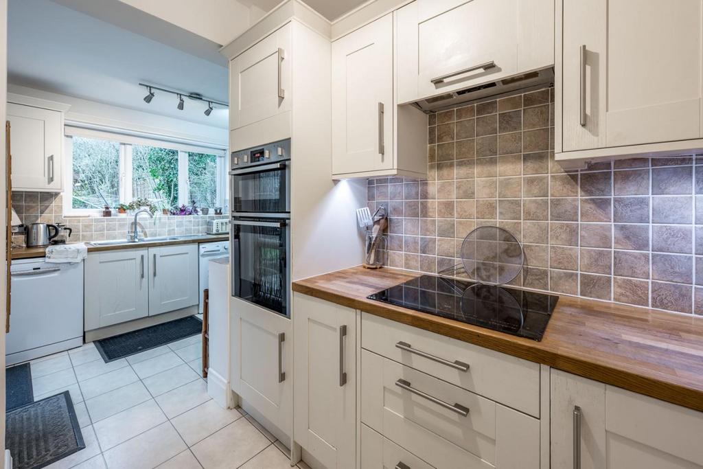 Kitchen Area 1
