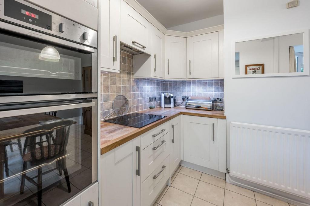 Kitchen Area 3