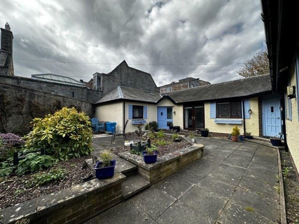 The Scores, St Andrews, Fife 2 bed semidetached house £1,800 pcm (£