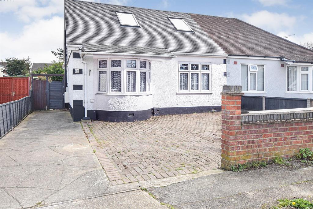 Southwold Crescent, Benfleet 3 bed chalet for sale £450,000