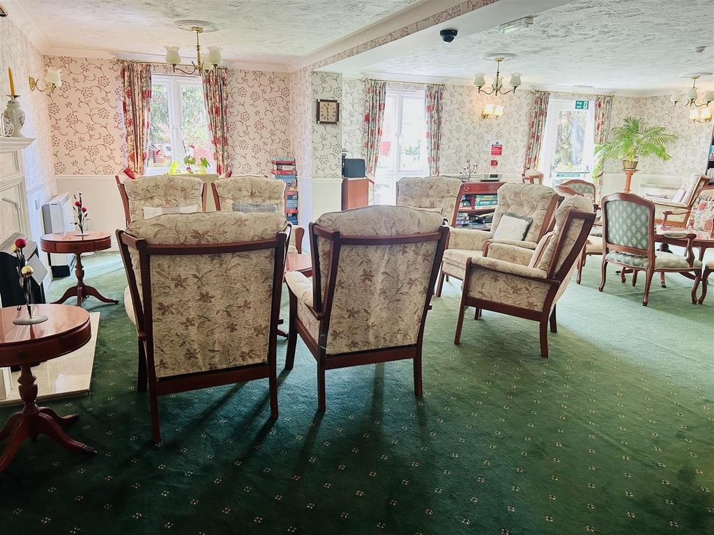 Communal Lounge.jpg