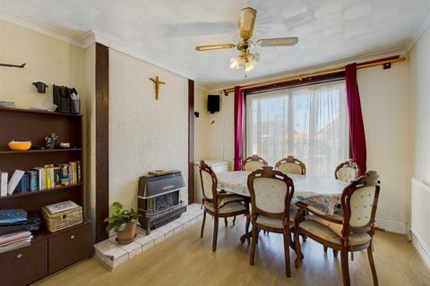 28 Brynelli, Llanelli, SA14 8PW