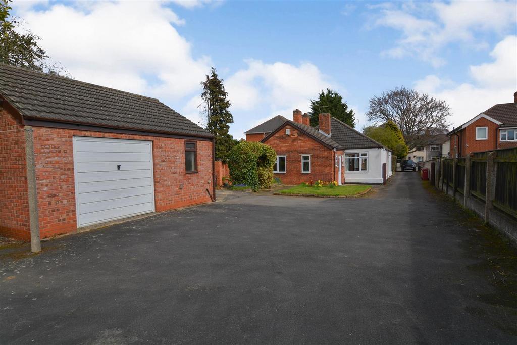 Messingham Road, Scunthorpe 4 bed detached bungalow for sale £275,000