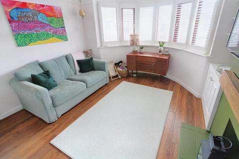 99 Eversley Avenue, Bexleyheath, DA7 6RQ