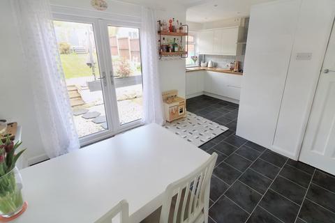 99 Eversley Avenue, Bexleyheath, DA7 6RQ