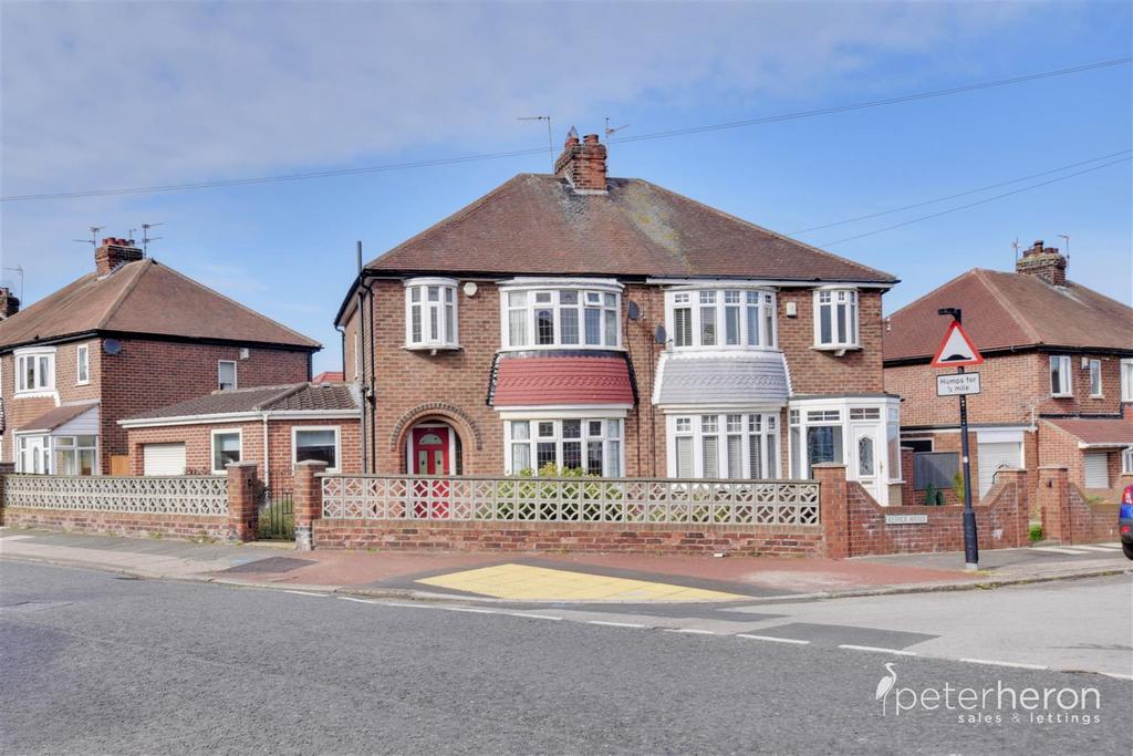 Alston Crescent, Seaburn Dene... 3 bed semidetached house £219,950