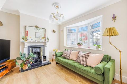60 Browning Avenue, Worcester Park, KT4 8LD