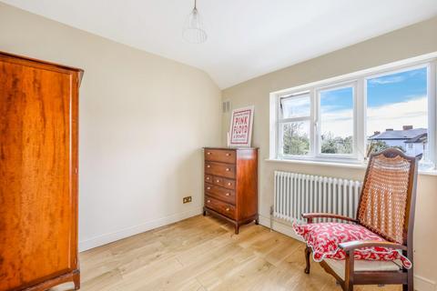 60 Browning Avenue, Worcester Park, KT4 8LD