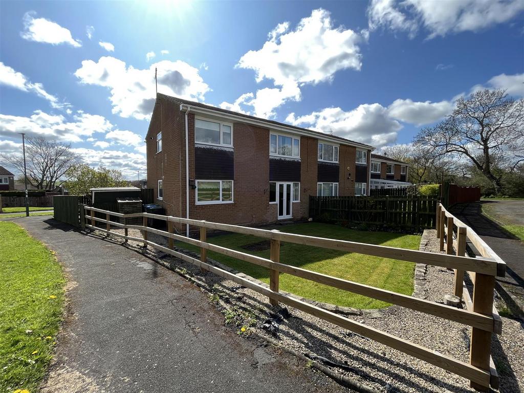 Collier Close, Crook 2 bed flat to rent £500 pcm (£115 pw)