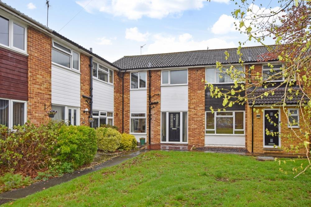 Fallowfields Court, Bicester 3 bed terraced house for sale £325,000