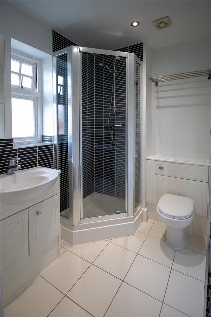 2 Corinth Court   Ensuite.jpg