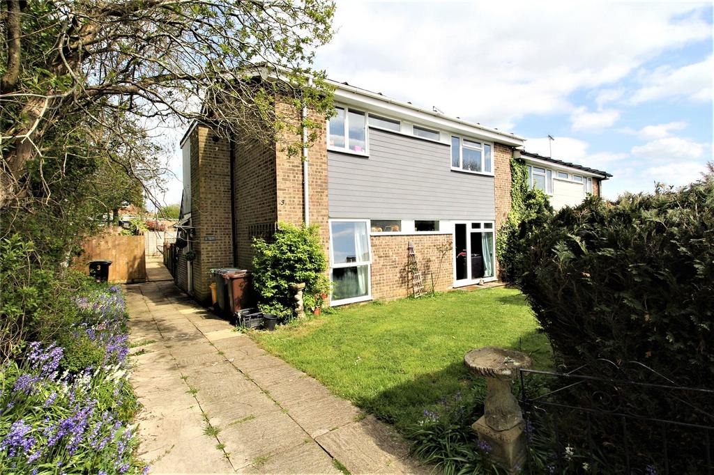 Plovers Way, Alton, Hampshire, GU34 2 bed for sale £229,950