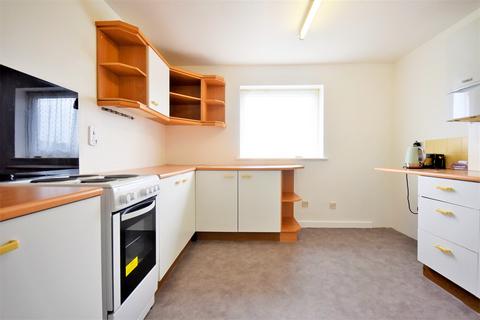 2 bedroom flat to rent, Claire Gardens, Waterlooville, PO8
