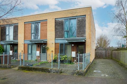 2 bedroom end of terrace house to rent, Goddard Drive, Bushey, Hertfordshire, WD23