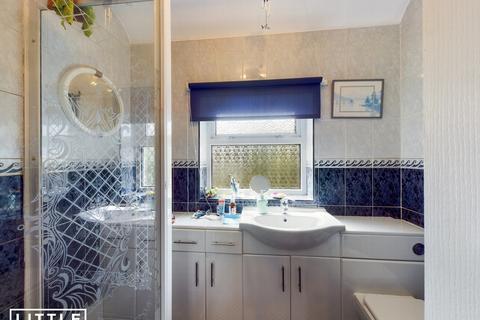 8 Grasmere Avenue, Prescot, L34 2SR