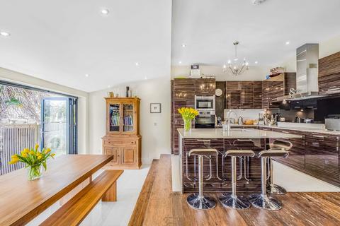 4 bedroom terraced house to rent, Radnor Road, Twickenham, TW1