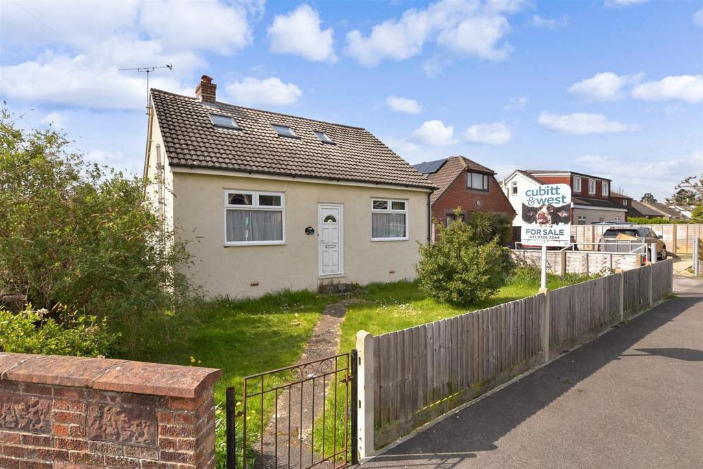 Green Lane, Clanfield, Waterlooville, Hampshire 3 bed detached bungalow for sale £400,000