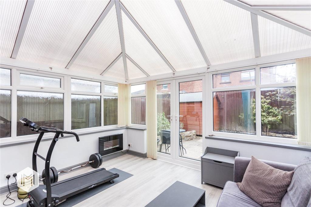 Alder Close, Bury, Greater Manchester, BL8 3 bed semidetached house