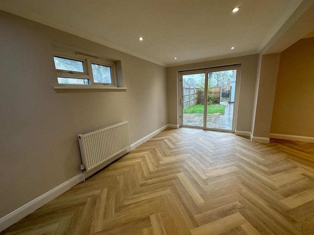 Prince Andrew Way, Ascot SL5 3 bed semidetached house for sale £590,000