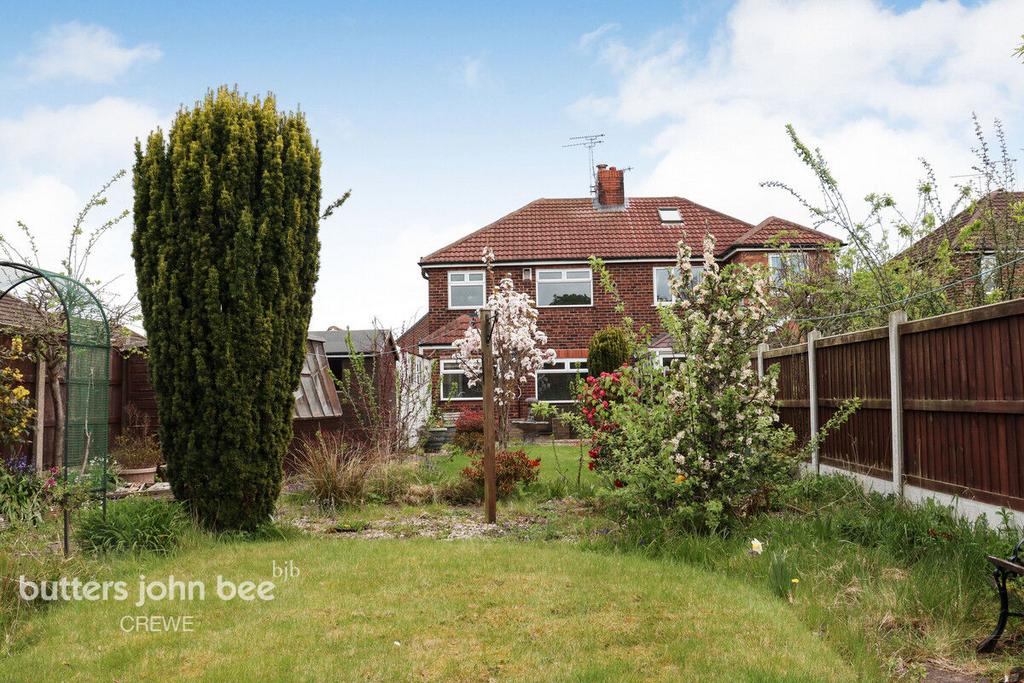 Stanhope Avenue, Crewe 3 bed semidetached house for sale £180,000