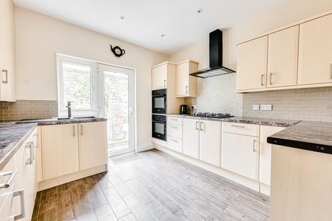 11 Burdett Avenue, Westcliff-on-sea, SS0 7JN